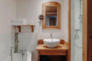 Koupelna v ubytování Le Chalet Hôtel Cordon Adults Only