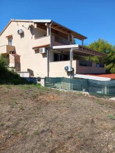 Bazén v ubytování Apartments Dalia nebo v jeho okolí