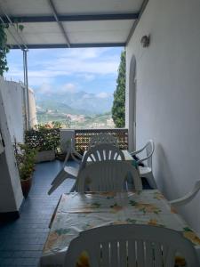 Uma vista da montanha tirada do apartamento 
