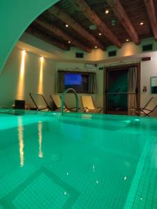 Hồ bơi trong/gần Albergo Villa Cristina