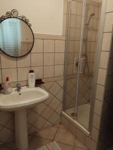 A bathroom at Beds Ar Colle