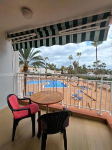 Bazén v ubytování Sunny Acapulco apartment, Las Americas nebo v jeho okolí