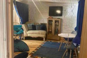 Posezení v ubytování 1 Bedroom -Sleeps 3-Dog friendly-Garden-Riverside