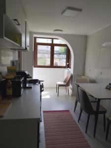 Kuchyň nebo kuchyňský kout v ubytování Tranquil Room for rent