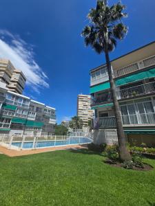 Bazén v ubytovaní Beach Studio Torremolinos alebo v jeho blízkosti