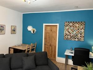 Posezení v ubytování Comfy 2BR Base in Littleborough