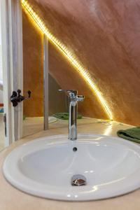 A bathroom at Corte Del Campanaro