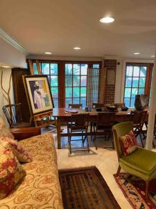 Posezení v ubytování La Petite Fleur-Charming Park Circle Private Studio