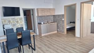 Kuchyň nebo kuchyňský kout v ubytování Pension Haus Nova