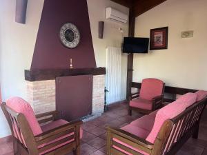 Posezení v ubytování Casas Rurales el Cerrete de Haro
