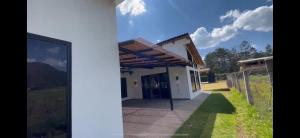 Bangunan di mana terletaknya rumah percutian