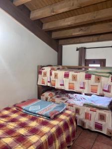 Postel nebo postele na pokoji v ubytování Casas Rurales el Cerrete de Haro