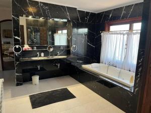Koupelna v ubytování Villa Colina Ibiza + 22 fotografií