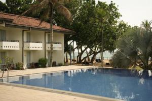 Bazén v ubytování Hibiscus Beach Hotel & Villas nebo v jeho okolí