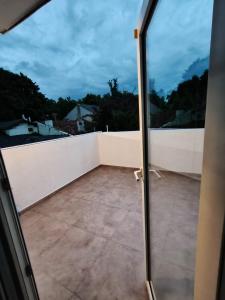 ระเบียงหรือลานระเบียงของ Departamento Loft La Perla - 1 Dormitorio y Sofa Cama en Sala - SE RESERVA CON SEÑA