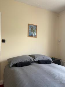 Postel nebo postele na pokoji v ubytování Superb Double Room near Airport - 2