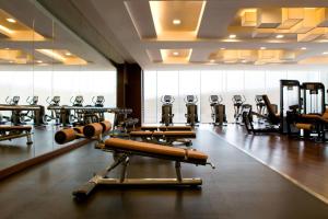 Фітнес-центр і / або тренажери в Hong Kong SkyCity Marriott Hotel