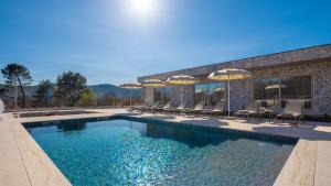 Πισίνα στο ή κοντά στο Contemporary Villa Fantazija A Luxurious Retreat in Dicmo +48 φωτογραφίες