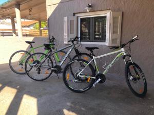 Cykling ved Serenity house Spiatza eller i nærheden