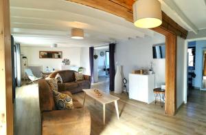 Posezení v ubytování Gîte de la falaise + 23 fotografií