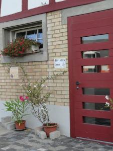 Eine Fassade oder ein Eingang zu Bed and Breakfast Wegmann