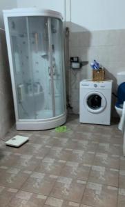 Ένα μπάνιο στο Red Chalet