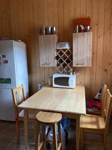 Η κουζίνα ή μικρή κουζίνα στο Red Chalet