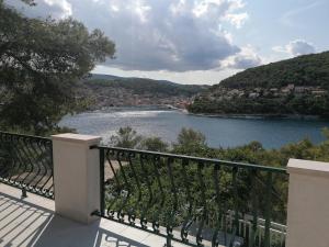 a view of a river from a balcony at Apartment ZenPunta in Pučišća