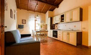 Kuchyňa alebo kuchynka v ubytovaní Agriturismo Le Buche di Viesca