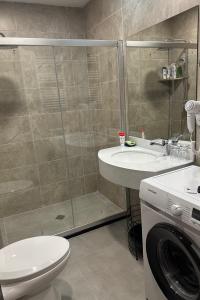 Koupelna v ubytování Bakuriani, Crystal Loft Premium Stay, Mountain View