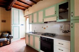Kuchyňa alebo kuchynka v ubytovaní Agriturismo Le Buche di Viesca