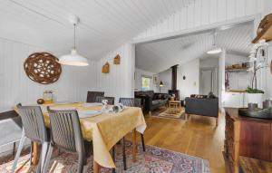 Posezení v ubytování 3 Bedroom Nice Home In Glesborg