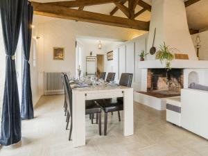 Φωτογραφία από το άλμπουμ του Moulin 18ème siècle, 3 chambres, jardin, wifi à Monnières - FR-1-306-1164 σε Monnières