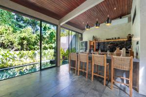 Billede fra billedgalleriet på 4 Bed with pool Padang Padang Indah Villa i Uluwatu
