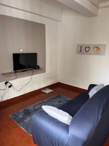 Μια τηλεόραση ή/και κέντρο ψυχαγωγίας στο JM House