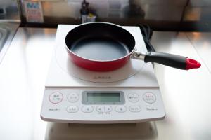 a pot on top of a scale on a counter at GS43名古屋 栄Area観光ビジネス周辺アクセス最高 in Nagoya