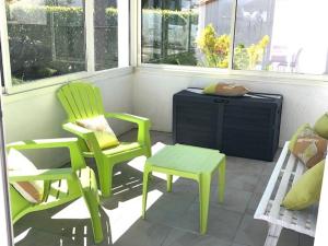 Posedenie v ubytovaní Maison Confortable avec Jardin Clos, Terrasse et Ping-Pong à La Tranche-sur-Mer, Proche Plage - FR-1-194-258