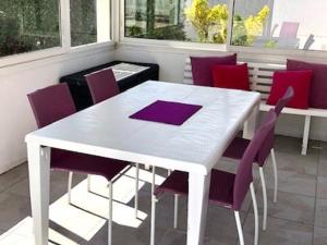 Fotografia z galérie ubytovania Maison Confortable avec Jardin Clos, Terrasse et Ping-Pong à La Tranche-sur-Mer, Proche Plage - FR-1-194-258 v destinácii La Tranche-sur-Mer + 22 fotografií