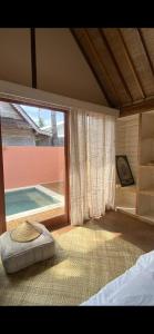 Katil atau katil-katil dalam bilik di Coral Drift Resort & Villas +16 gambar