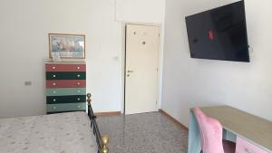 Μια τηλεόραση ή/και κέντρο ψυχαγωγίας στο Attico Stadio