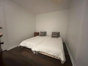 Φωτογραφία από το άλμπουμ του New Management - Collingwood Getaway σε Collingwood