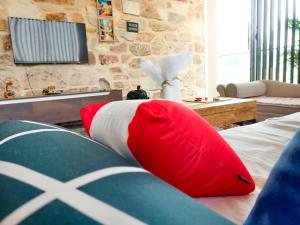 Postel nebo postele na pokoji v ubytování Tranquil Traditions Homestay - Inspired by Nature & Heritage