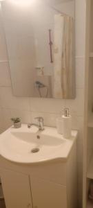 Afbeelding uit fotogalerij van Pace in Kuvaszó-Casă la cheie in Filia