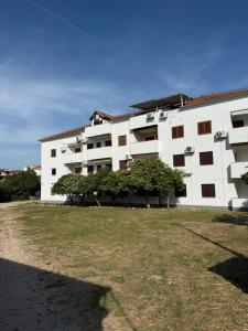 Budova, v ktorej sa apartmán nachádza