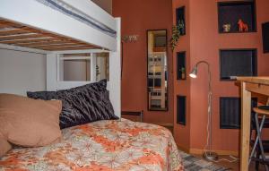 Postel nebo postele na pokoji v ubytování Pet Friendly Apartment In Kristianstad
