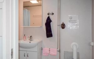 Koupelna v ubytování Pet Friendly Apartment In Kristianstad