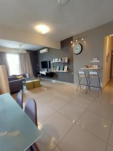 Posezení v ubytování PV21 Luxe Comfort 3 Bedroom Modern Guest House in Prime Location near Setapak Central Mall