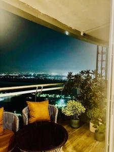 Posezení v ubytování luxury apartment in Noida