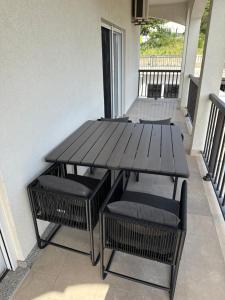 Balkón nebo terasa v ubytování Apartments Madzari - Ciovo - Pool