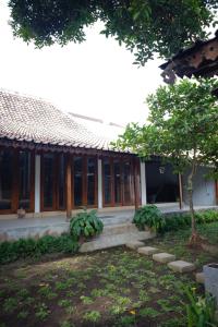 Сад в Joglo Turen Villa